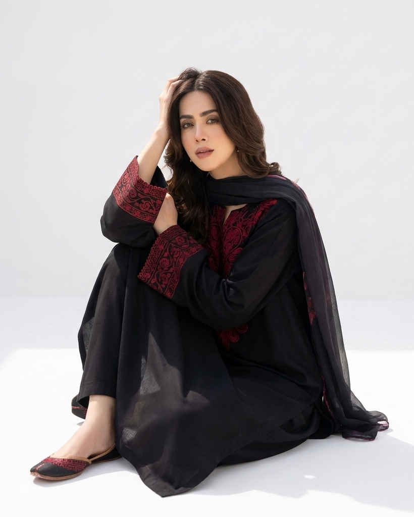 Zaroon Embroidered 3PC