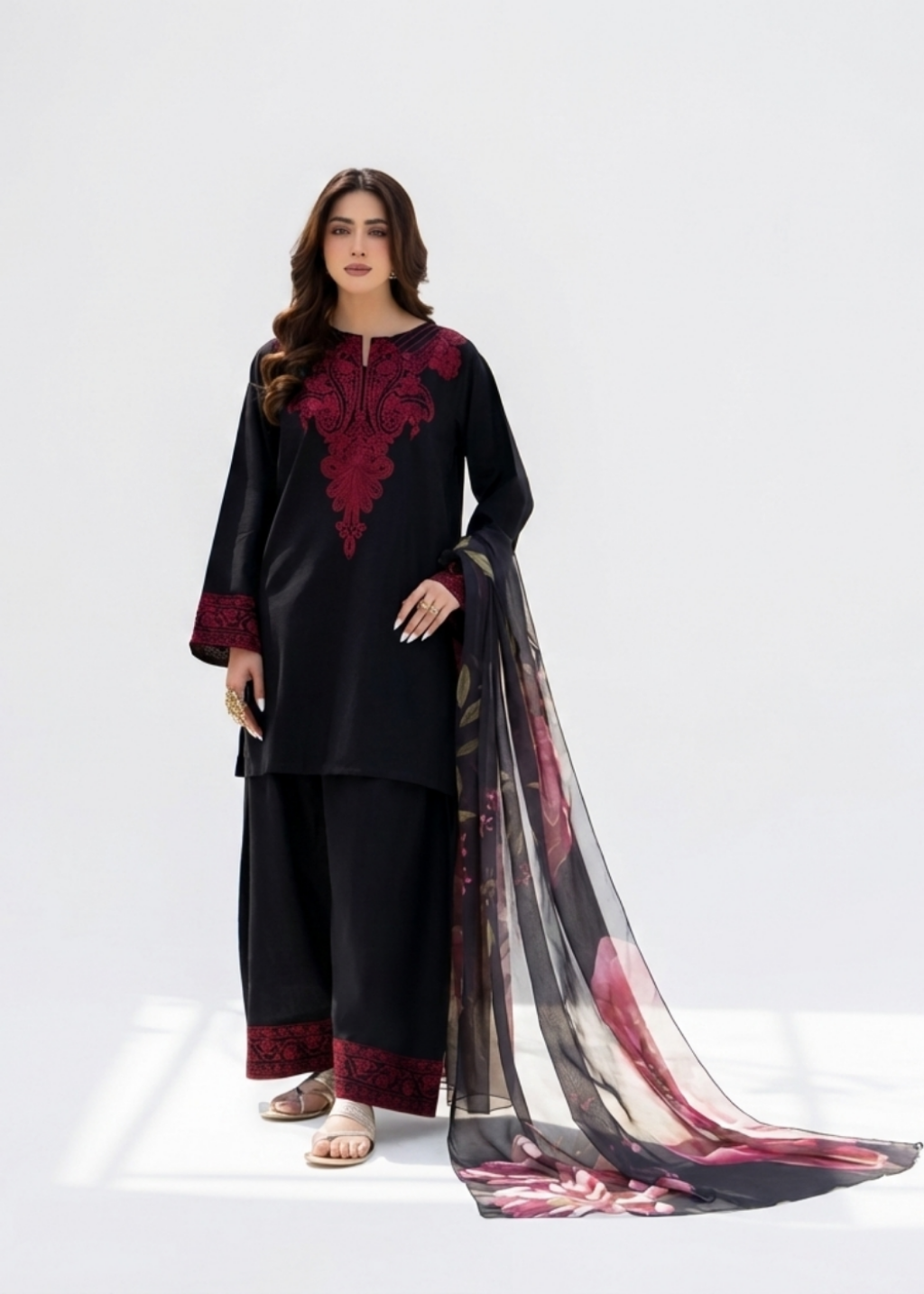 Zaroon Embroidered 3PC